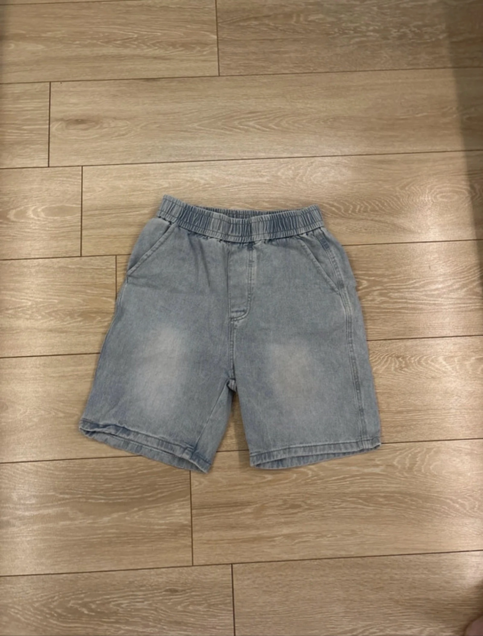 Short bleu clair 